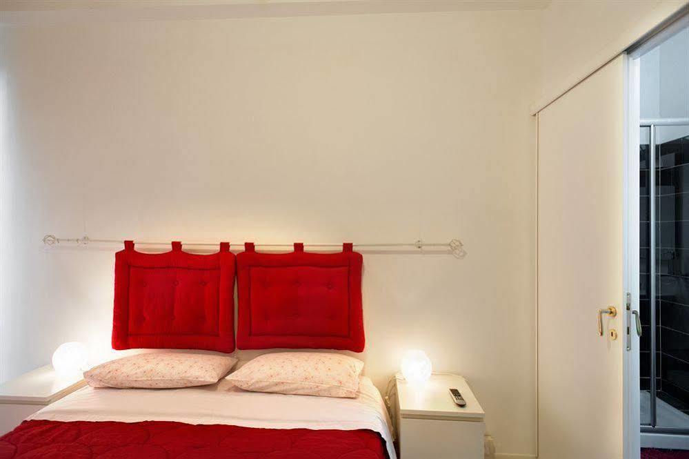 Interno 9 Hotel Roma Exterior foto